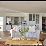 Azure Haven - Ocean Views And Tranquil Sounds