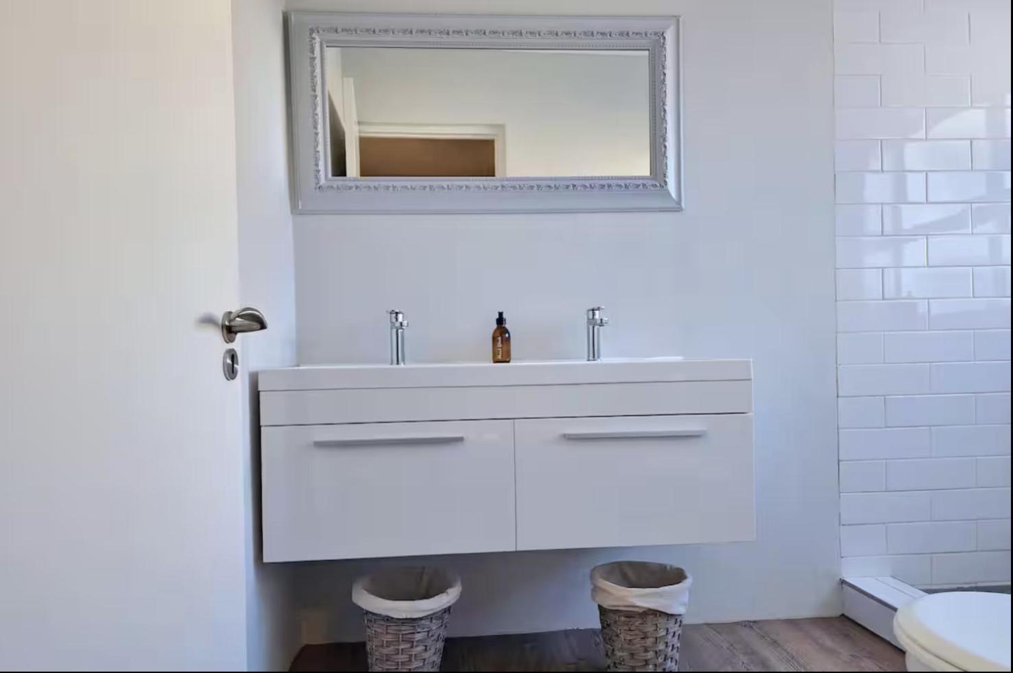 Azure Haven - Ocean Views And Tranquil Sounds Holiday home